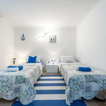 With A Swimming Pool Apartman Mlini